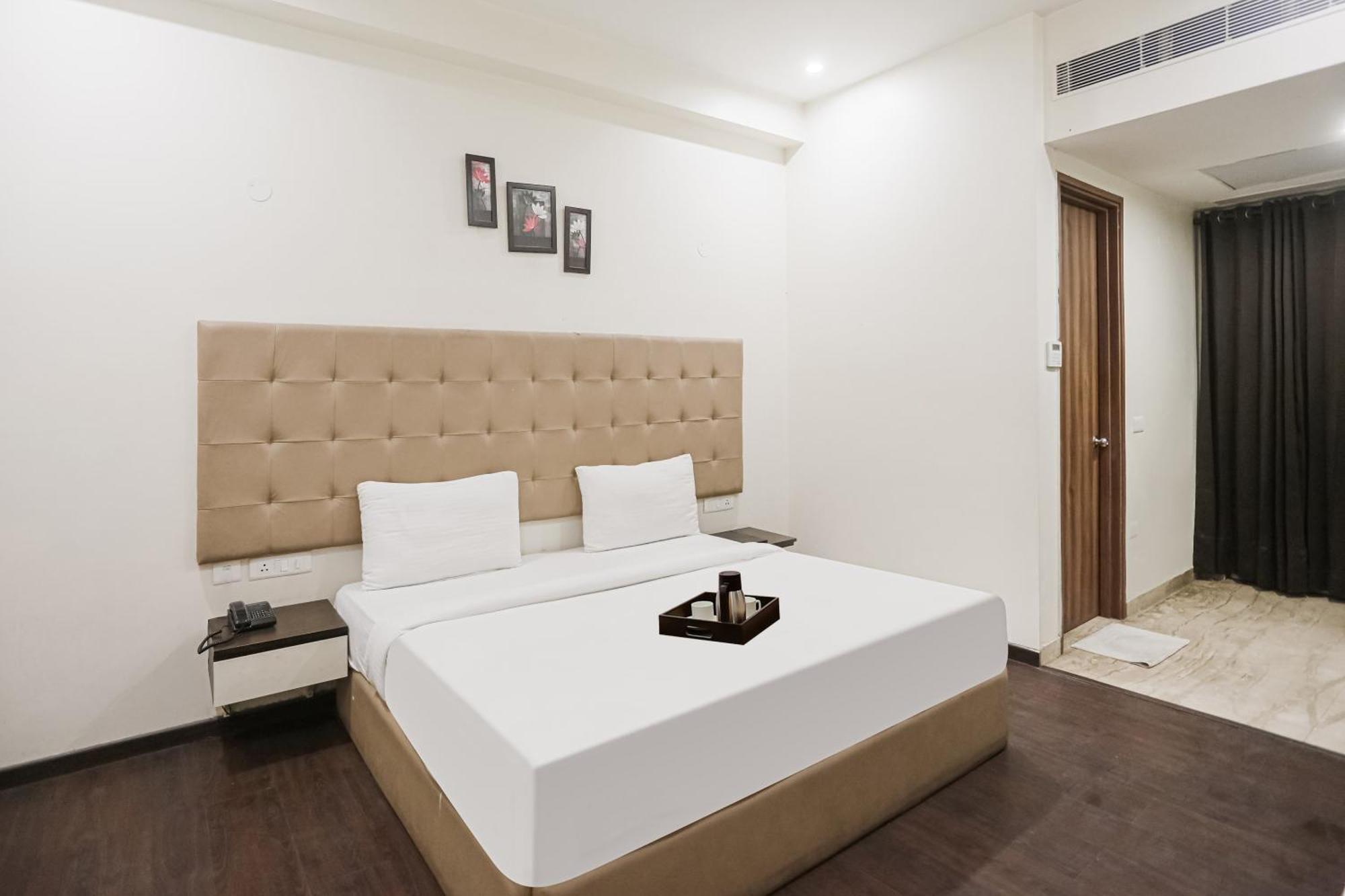 Townhouse The Amv Hotel Gurgaon Exterior foto