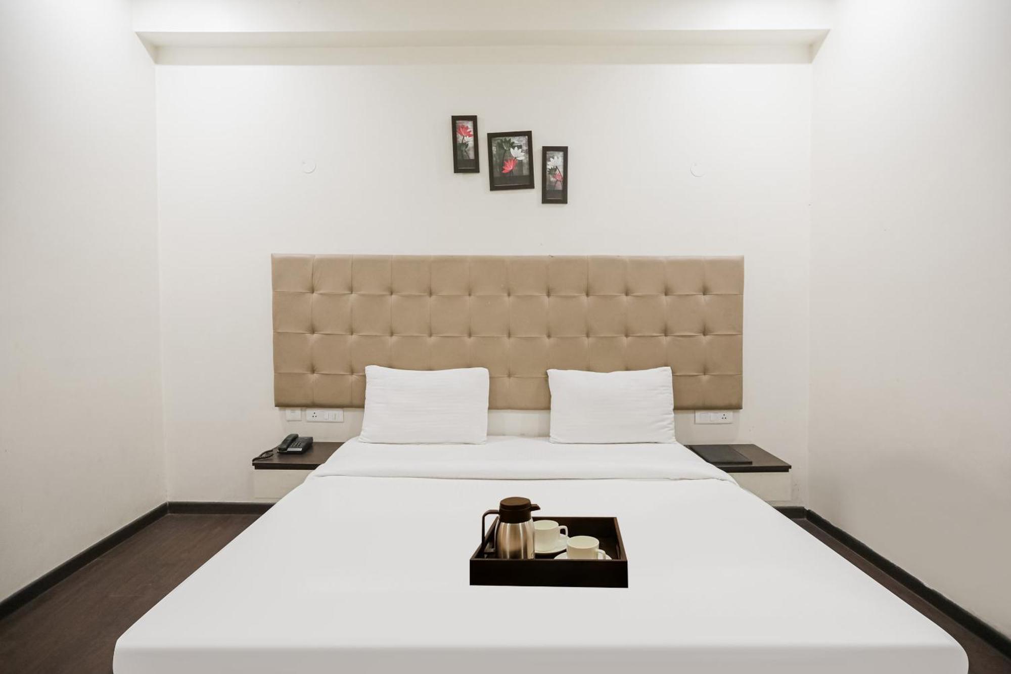 Townhouse The Amv Hotel Gurgaon Exterior foto